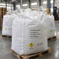 ammonium-nitrate-cas-6484-52-2-1000kg-fibc-bulk-bag-un-1942 White FIBC bulk bags of ammonium nitrate (CAS 6484-52-2), 1000 kg each, with UN 1942 Class 5.1 labels on wooden pallets