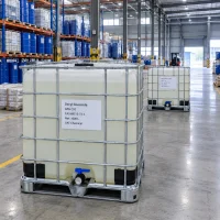 Decyl glucoside (APG C10, CAS 68515-73-1) in 200 kg blue drums on pallets with a 1000 L IBC tote in warehouse