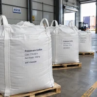Potassium sulfate (sulfate of potash, CAS 7778-80-5) in 1000 kg jumbo bags on pallets at a finished goods warehouse.